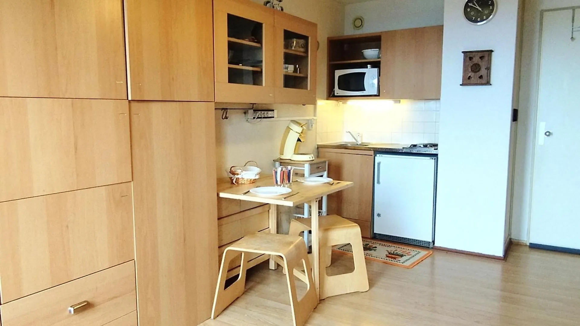 Studio Renove Au Pied Des Pistes Avec Balcon - Fr-1-771-49 Les Adrets