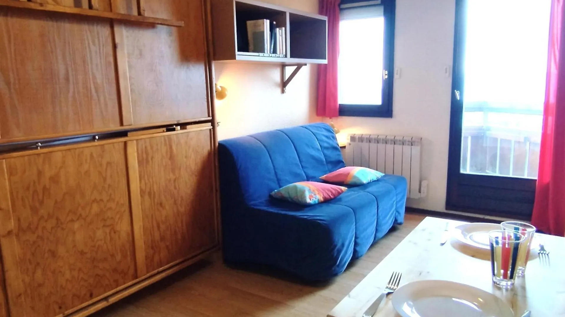 Apartment Studio Renove Au Pied Des Pistes Avec Balcon - Fr-1-771-49 Les Adrets